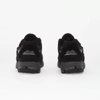 Buty męskie New Balance 2002R Gore-Tex Protection Pack Black Magnet